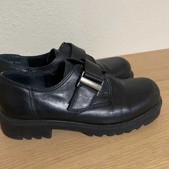 Apostrophe Shoes - Vintage 90s Aposthrophe Black Leather Chucky Shoes with buckle size 6.5